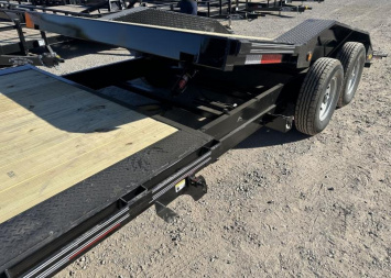 New 2025 East Texas 102"x24' Gooseneck Lowstyle Driver over fender Tilt Trailer