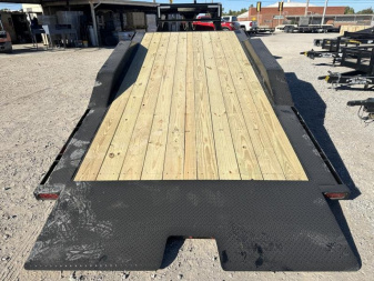 New 2025 East Texas 102"x24' Gooseneck Lowstyle Driver over fender Tilt Trailer