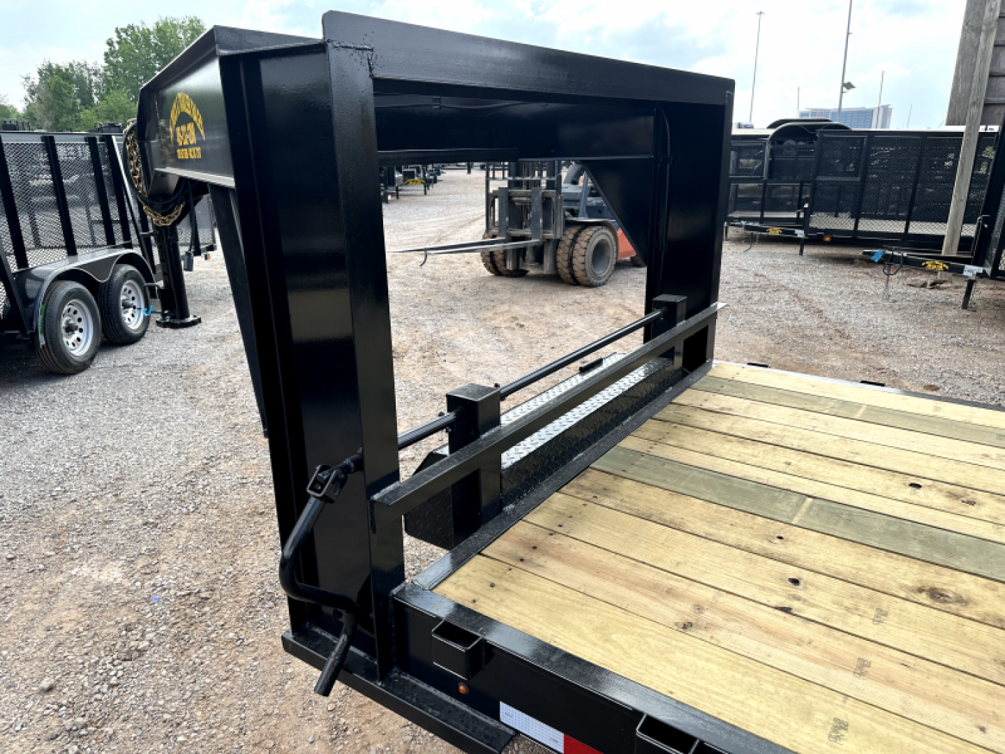 New 2025 Road Boss 20' Tandem Axle Gooseneck Low Style Car Hauler Equipment Trailer