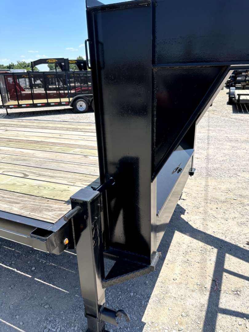 New 2025 Road Boss 32' Tandem Axle Gooseneck Flatbed Equipment Trailer