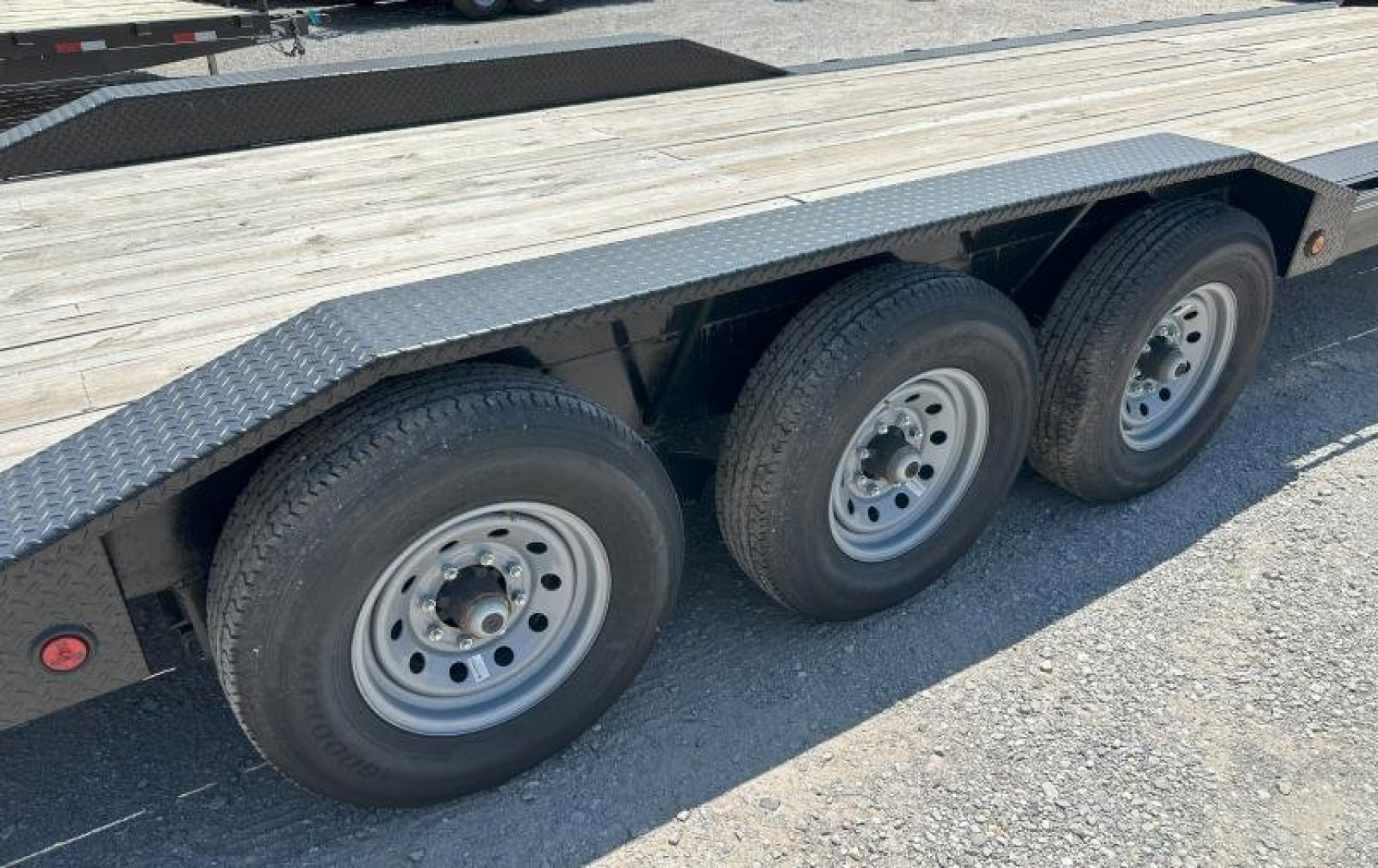 New 2025 East Texas Trailers 102x32' Triple Axle Lowstyle Gooseneck Car Hauler Car Hauler