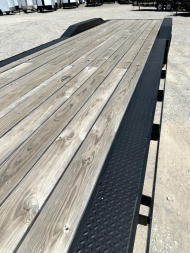 New 2025 East Texas Trailers 102x32' Triple Axle Lowstyle Gooseneck Car Hauler Car Hauler