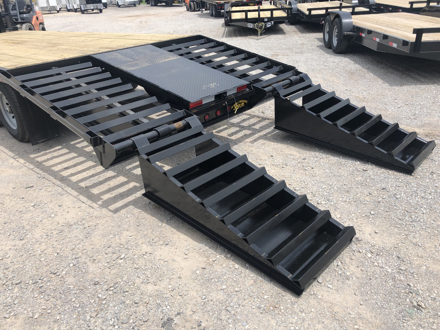 New 2026 Road Boss 32'Tandem Dual Gooseneck with COMBO dove tail Equipment Trailer