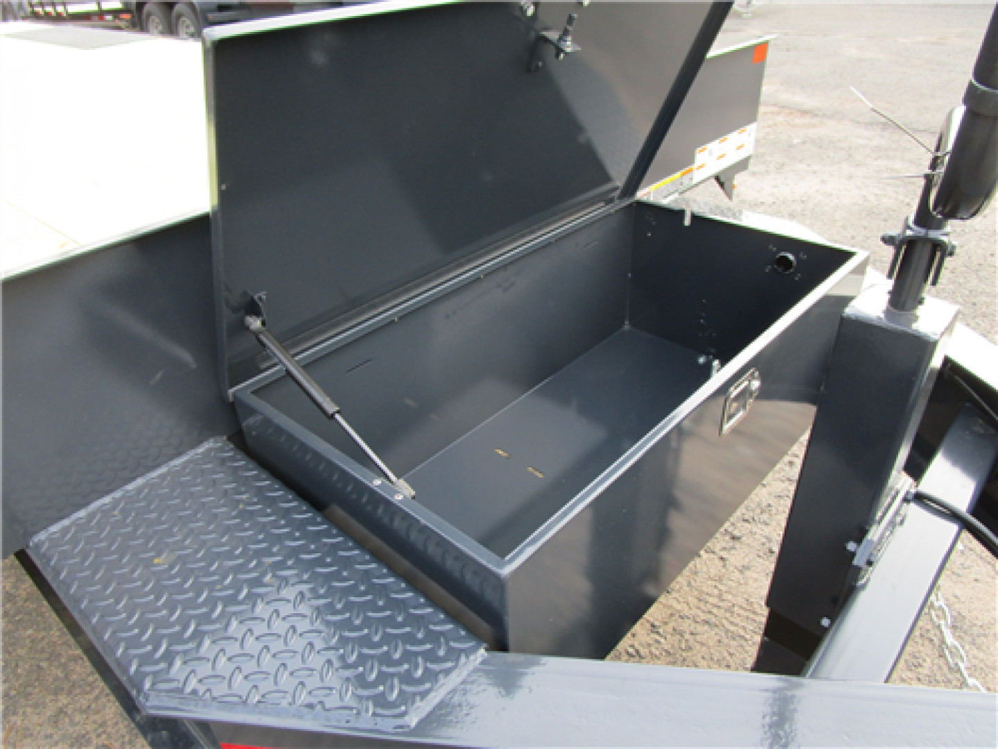 New 2025 Belmont 24' 14k Deckover