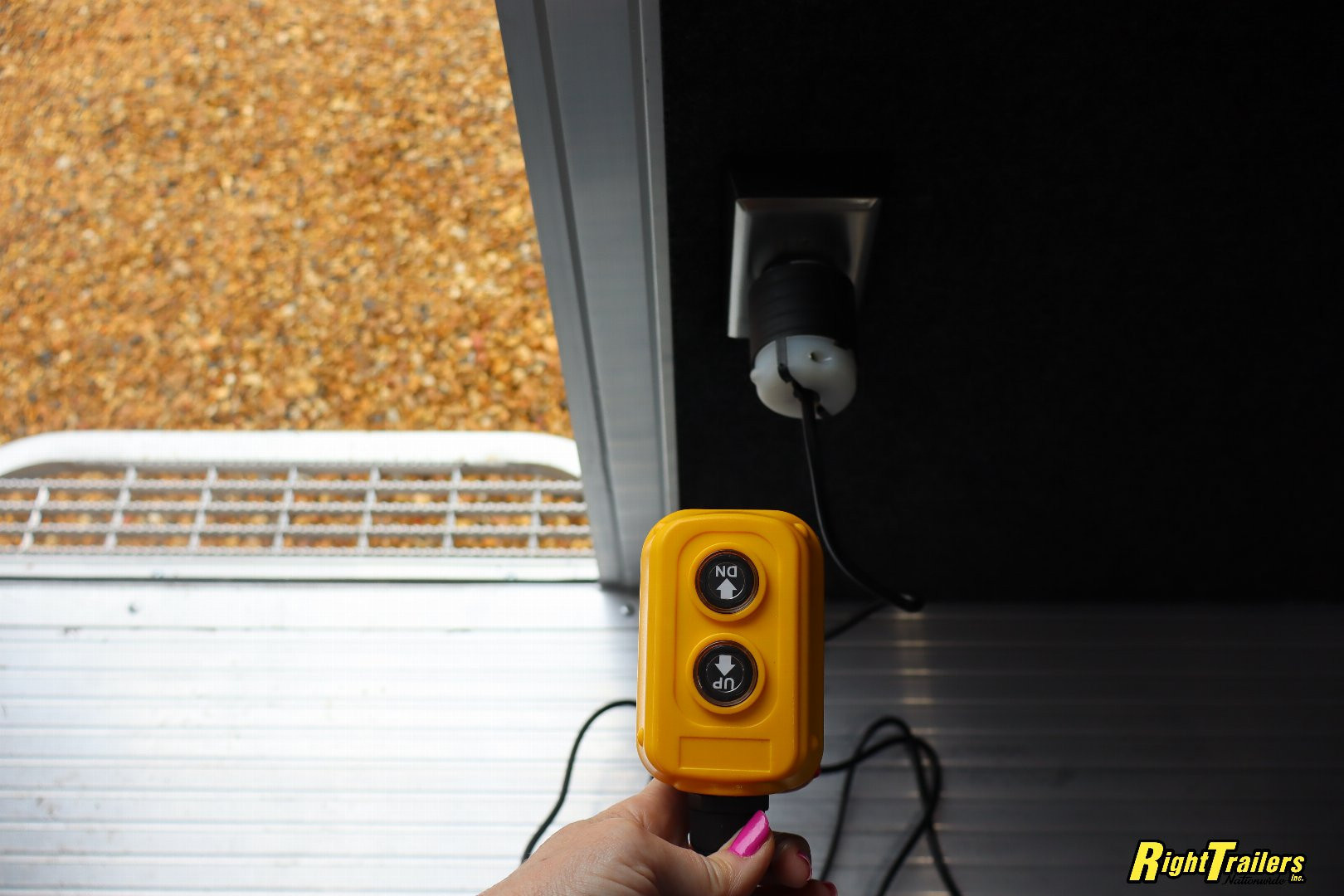 New 2025 8.5X32 INTECH STACKER