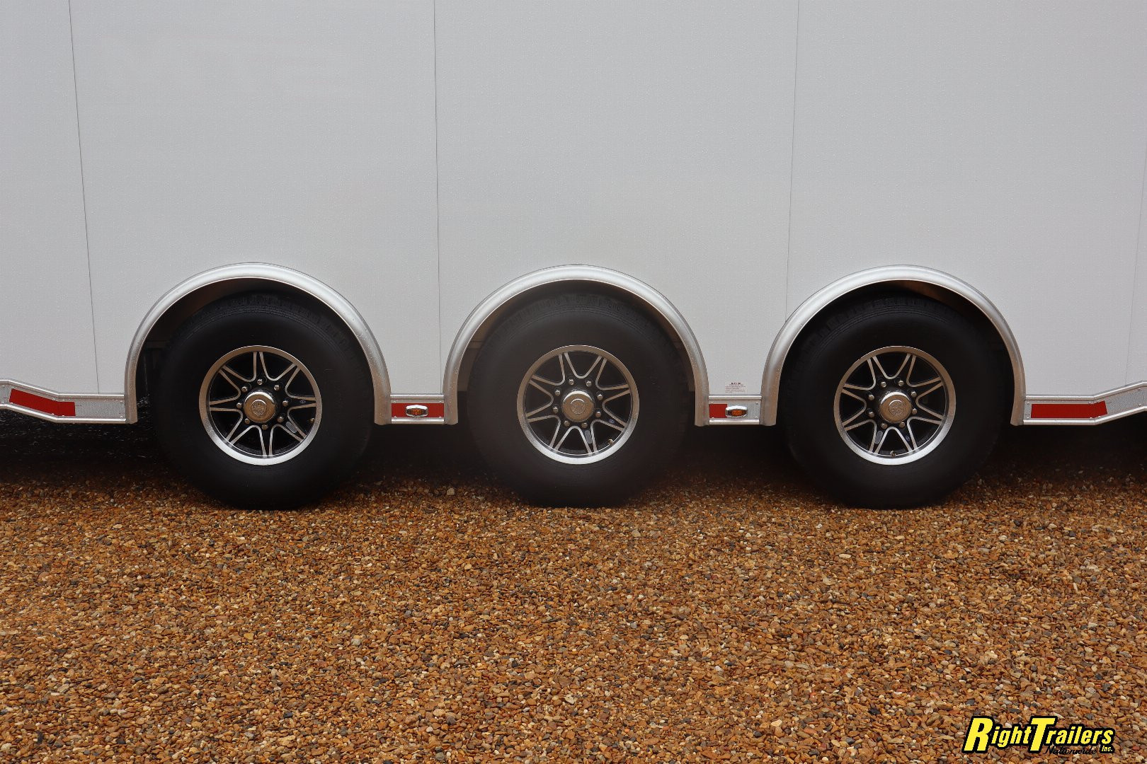 New 2025 8.5X32 INTECH STACKER