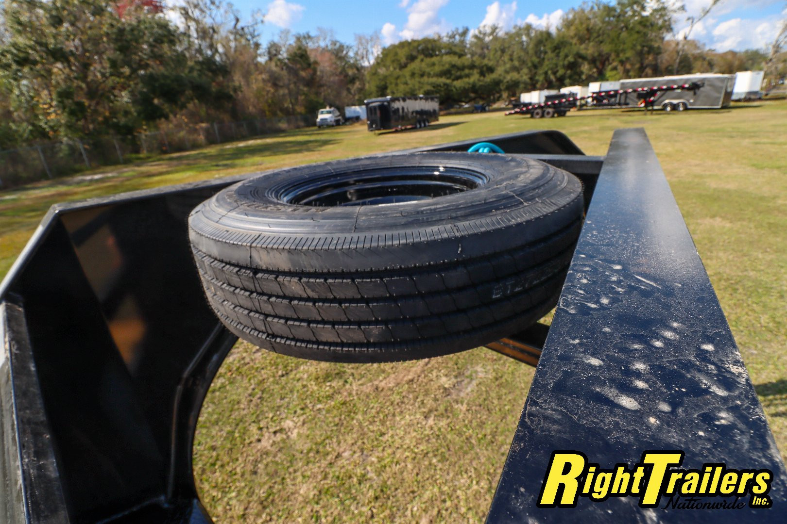 New 2025 8.5x40 PJ Gooseneck Equipment Trailer