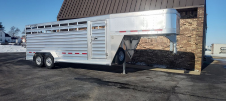 New 2025 6'7" x 20' Featherlite Trailers 8117 Livestock Trailer