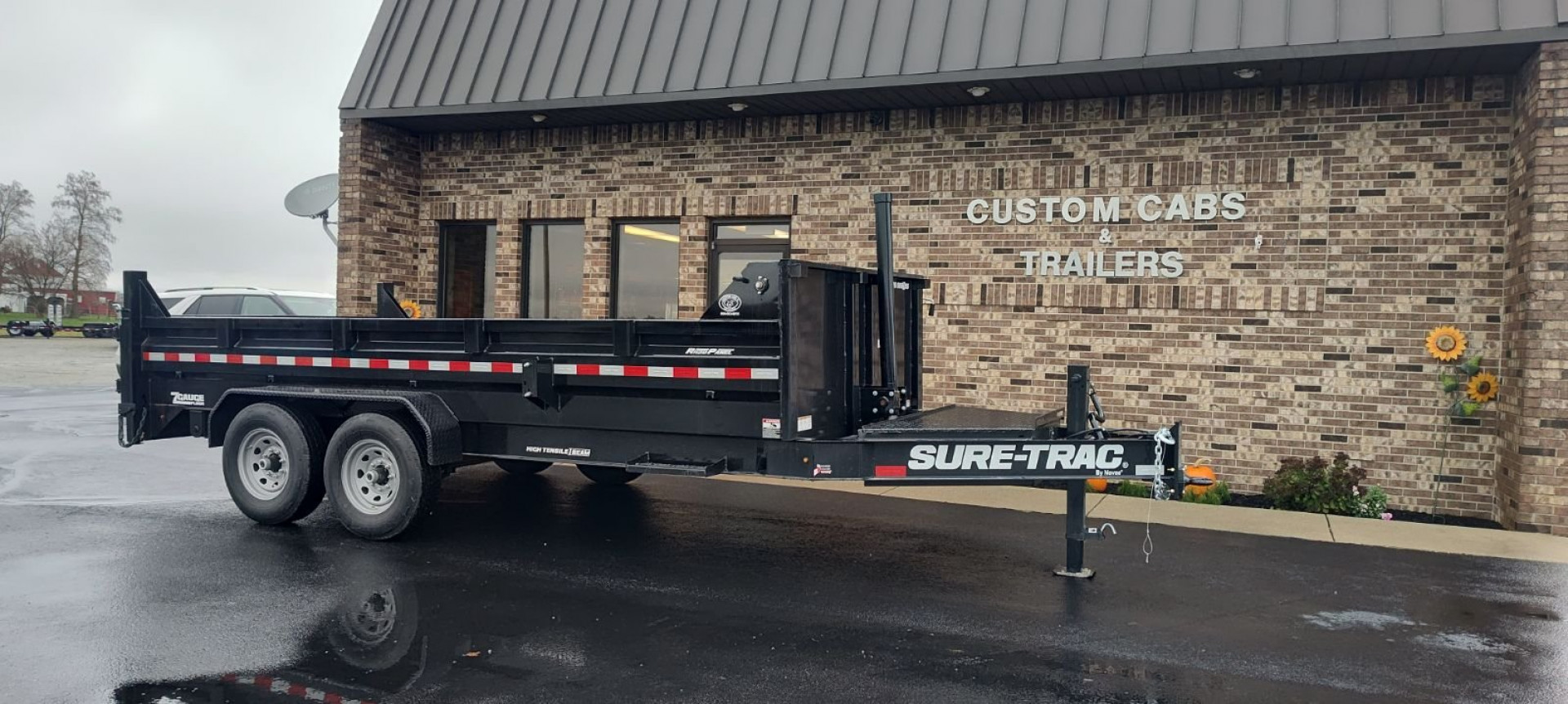 New 2025 Sure-Trac 82"x16' Pro Series Dump Trailer