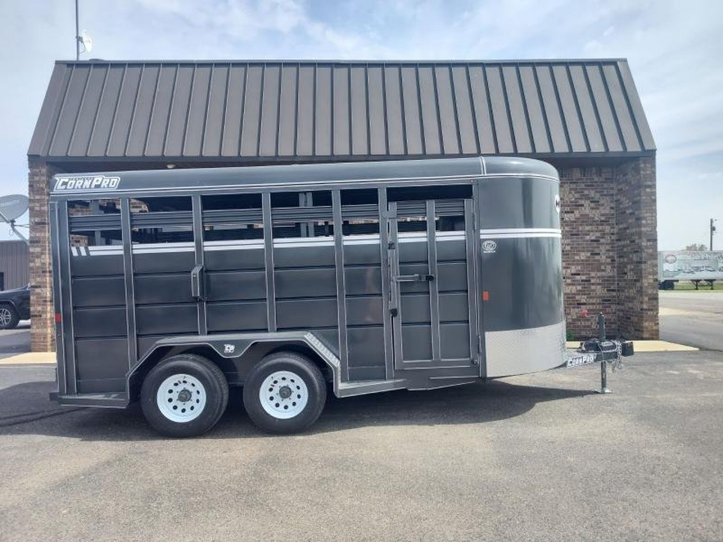 New 2025 CornPro SB-16 7S Livestock Trailer