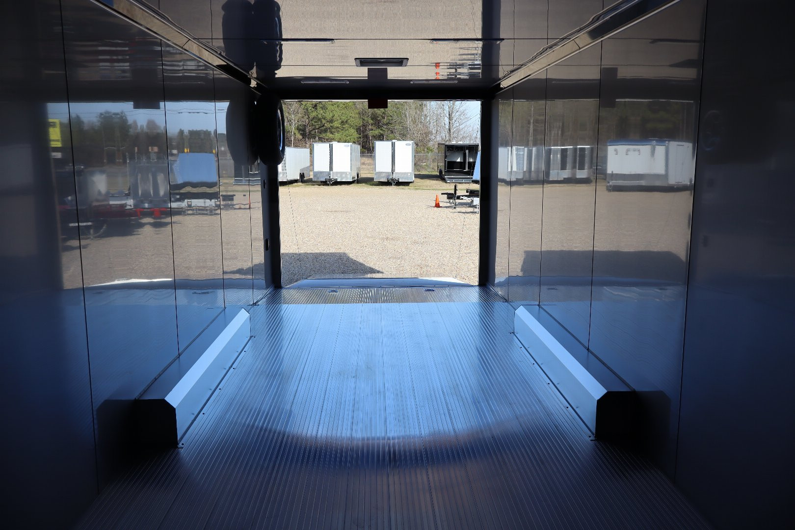 New 2024 8.5x28 inTech Trailers Race Trailer