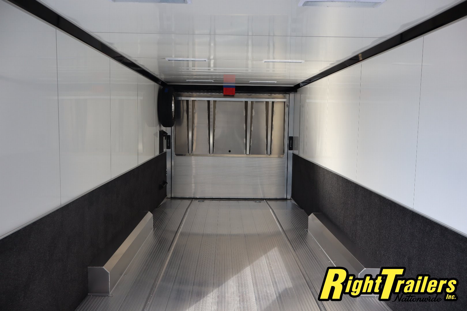 New 8.5x28 inTech Race Trailer