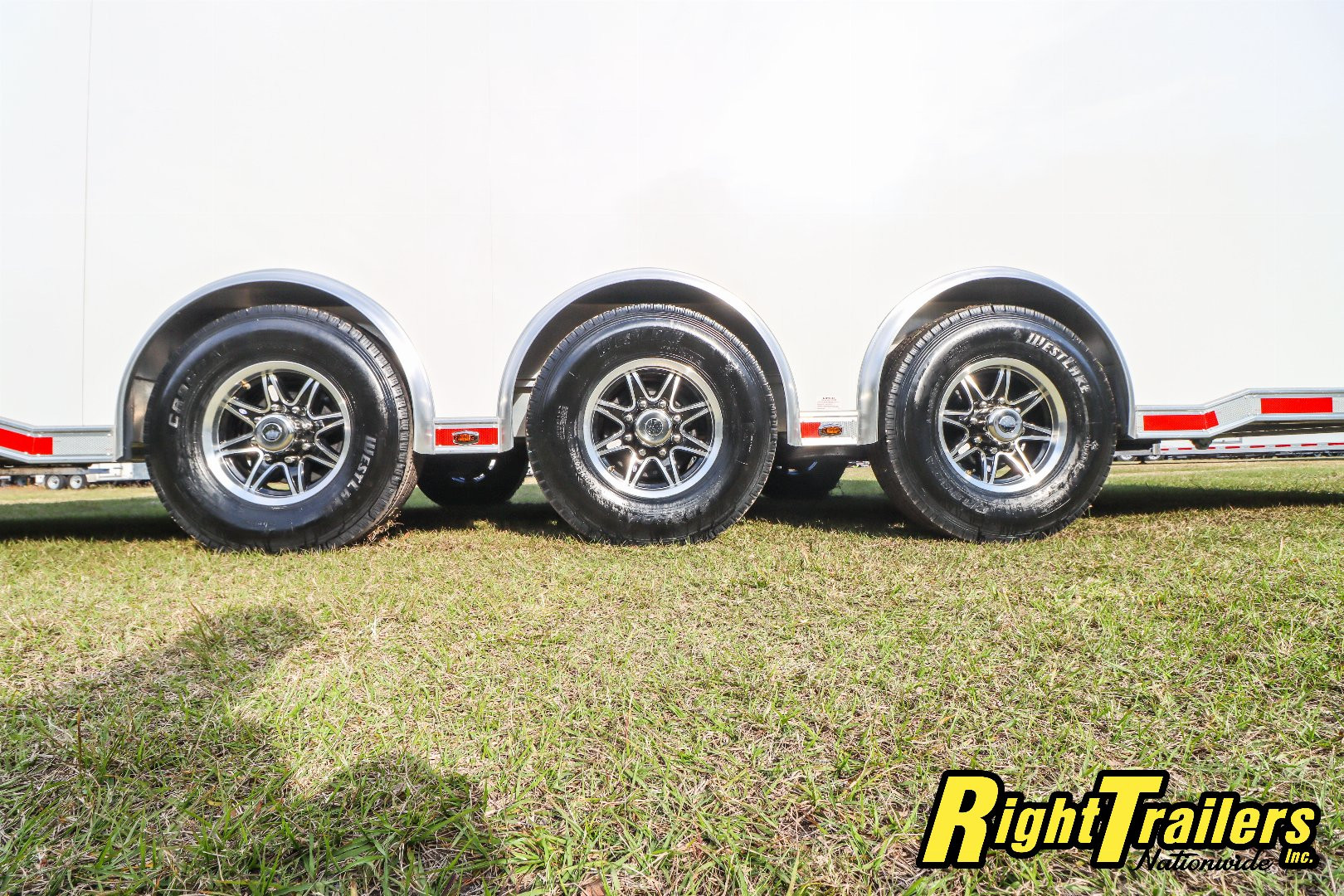 New 2025 8.5X32 inTech Stacker