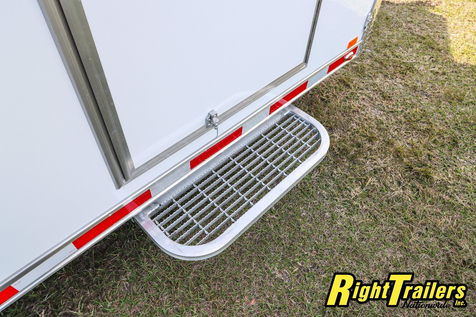 New 2025 8.5X32 inTech Stacker