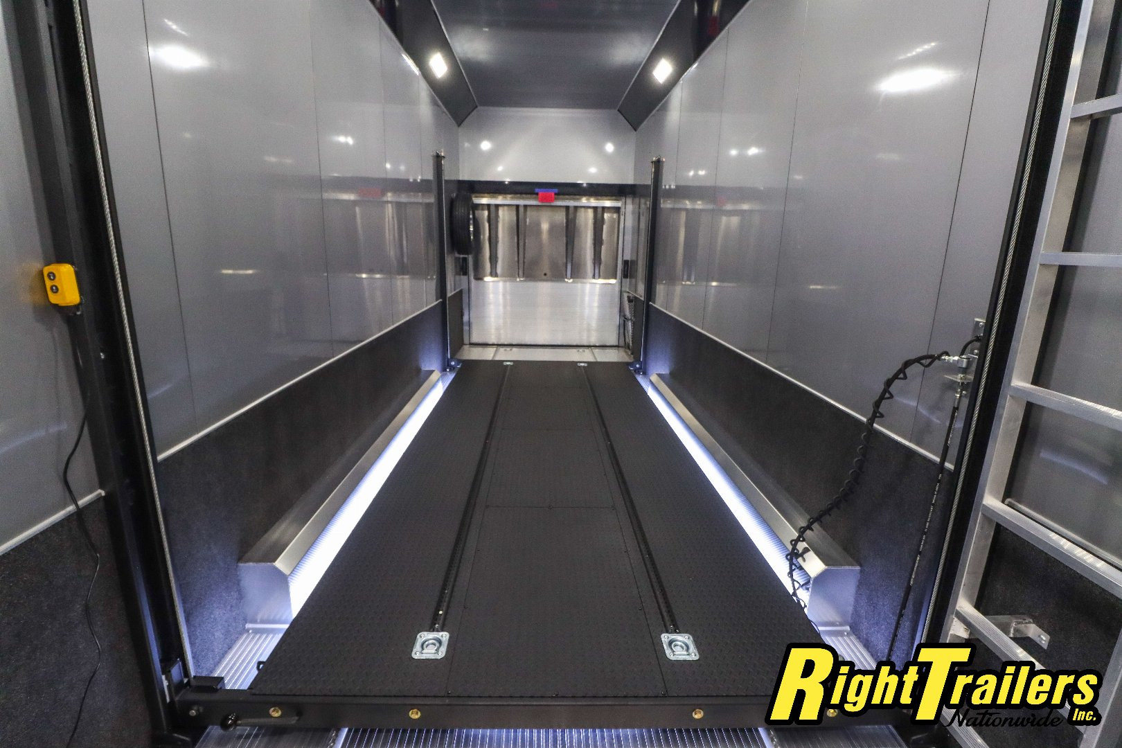 New 2025 8.5X32 inTech Stacker