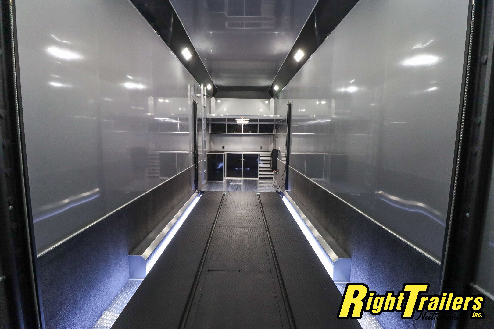 New 2025 8.5X32 inTech Stacker