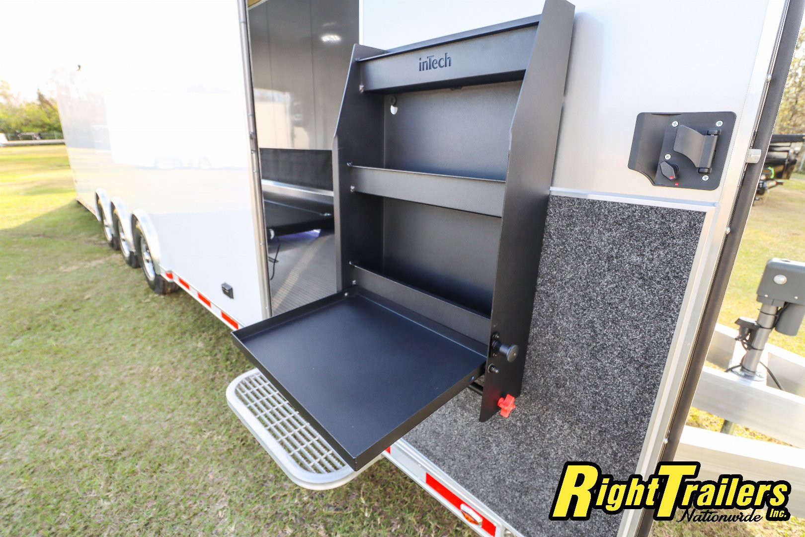 New 2025 8.5X32 inTech Stacker