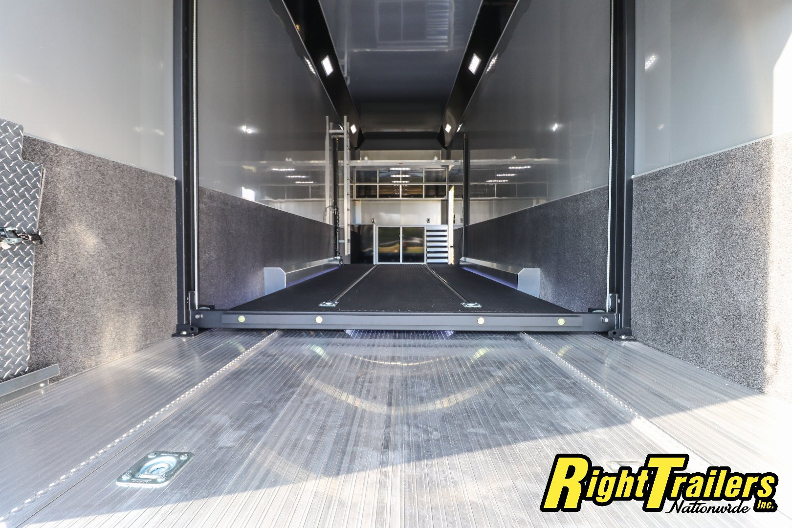 New 2025 8.5X32 inTech Stacker