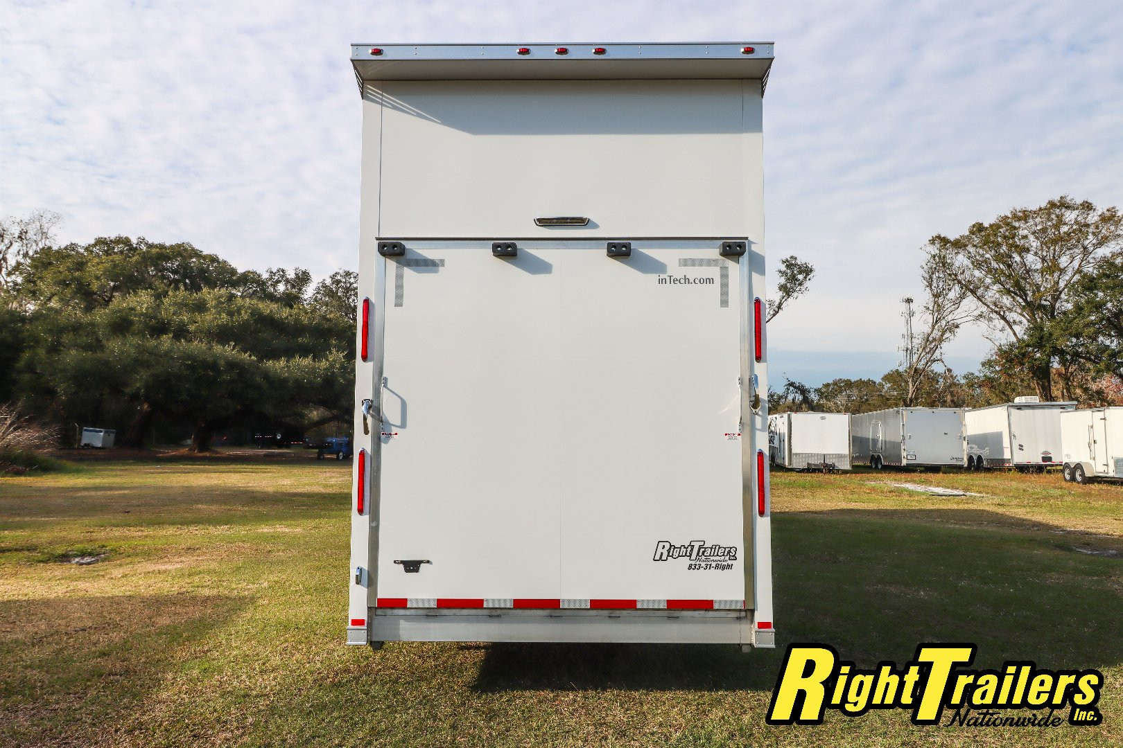 New 2025 8.5X32 inTech Stacker