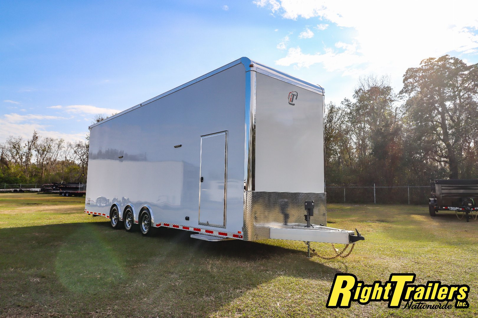 New 2025 8.5X32 inTech Stacker