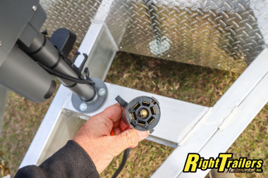 New 2025 8.5X32 inTech Stacker