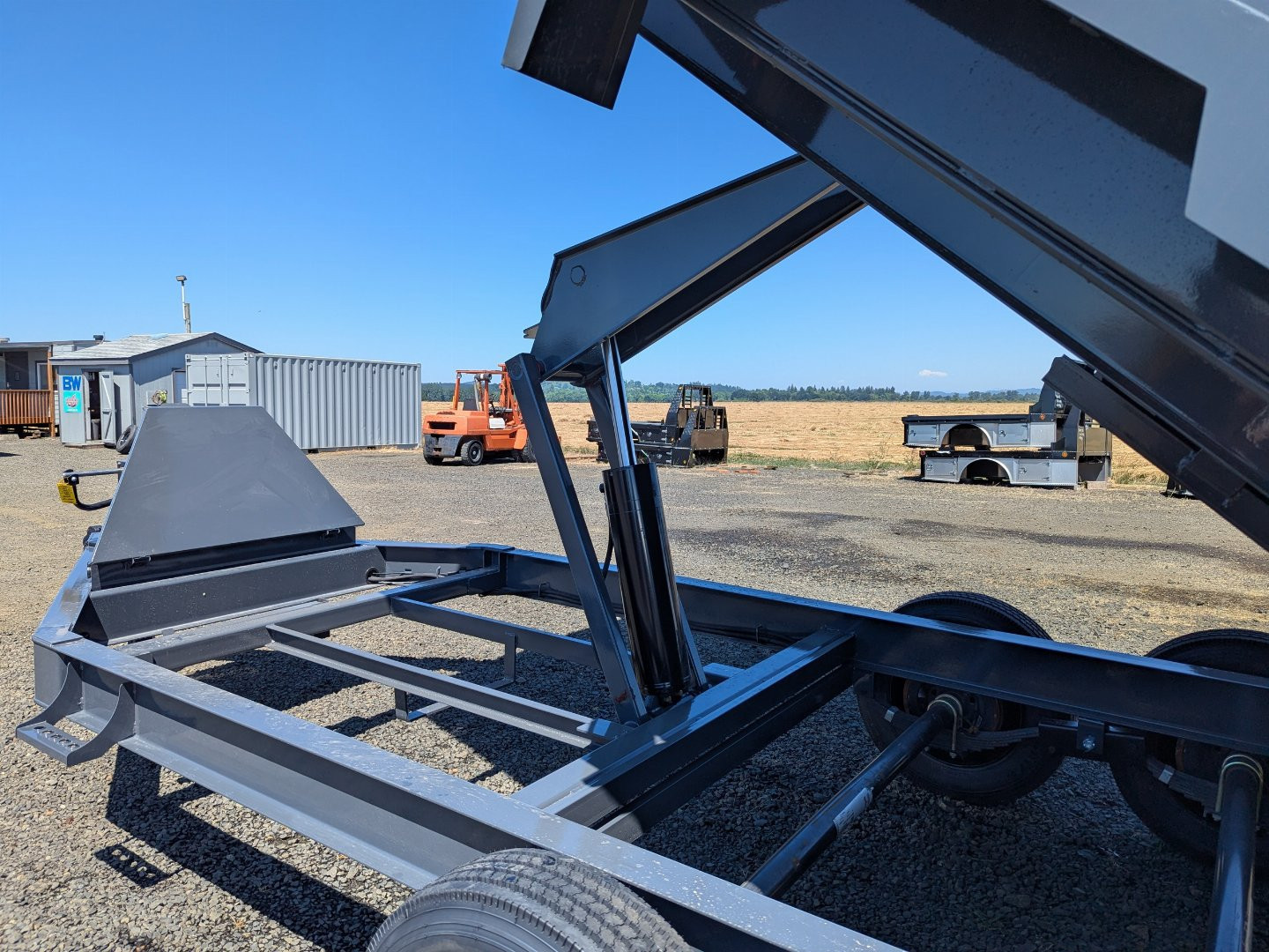 New 2026 Lamar Trailers 83" x 16' - 16K Dump Trailer 24" SIDES