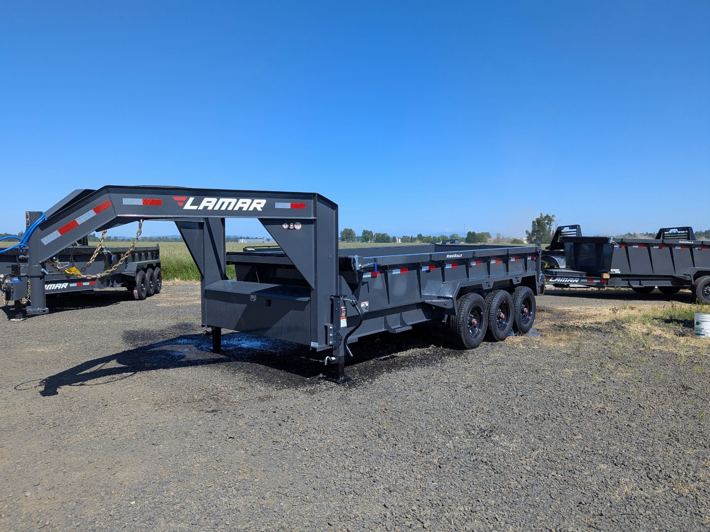 New 2025 Lamar Trailers 83" x 16' - 16K GOOSENECK Dump Trailer 24" SIDES