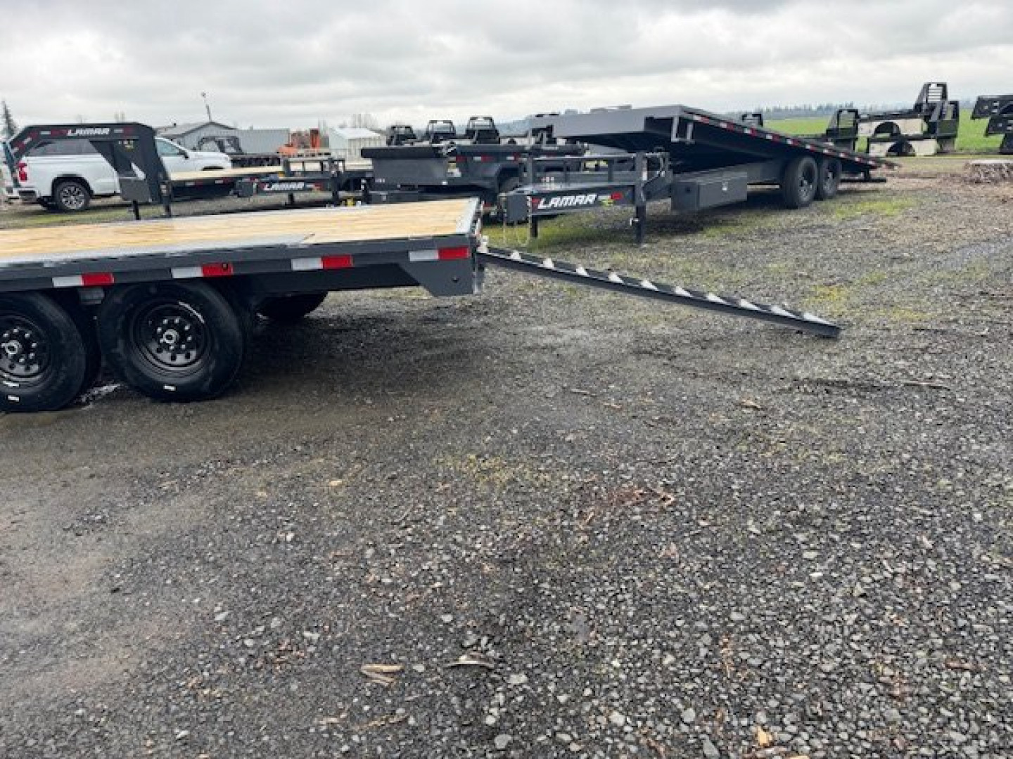 New 2025 Lamar Trailers Inc F8 102" x 18' 14K Deckover Trailer