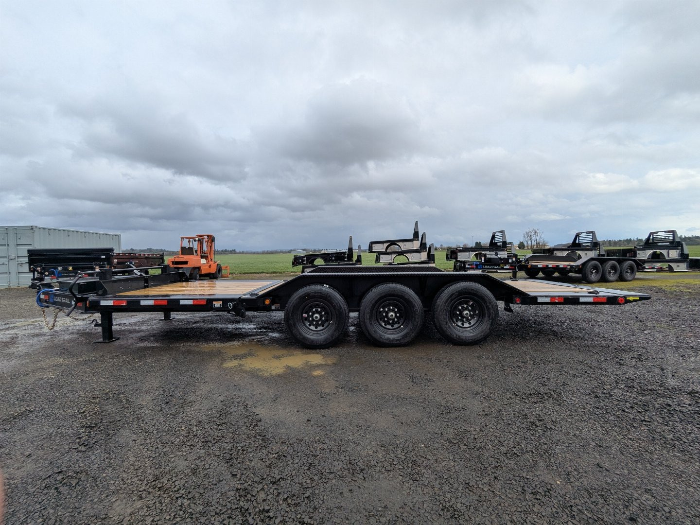 New 2025 Load Trail TH102X22/21K SPLIT Tilt Trailer