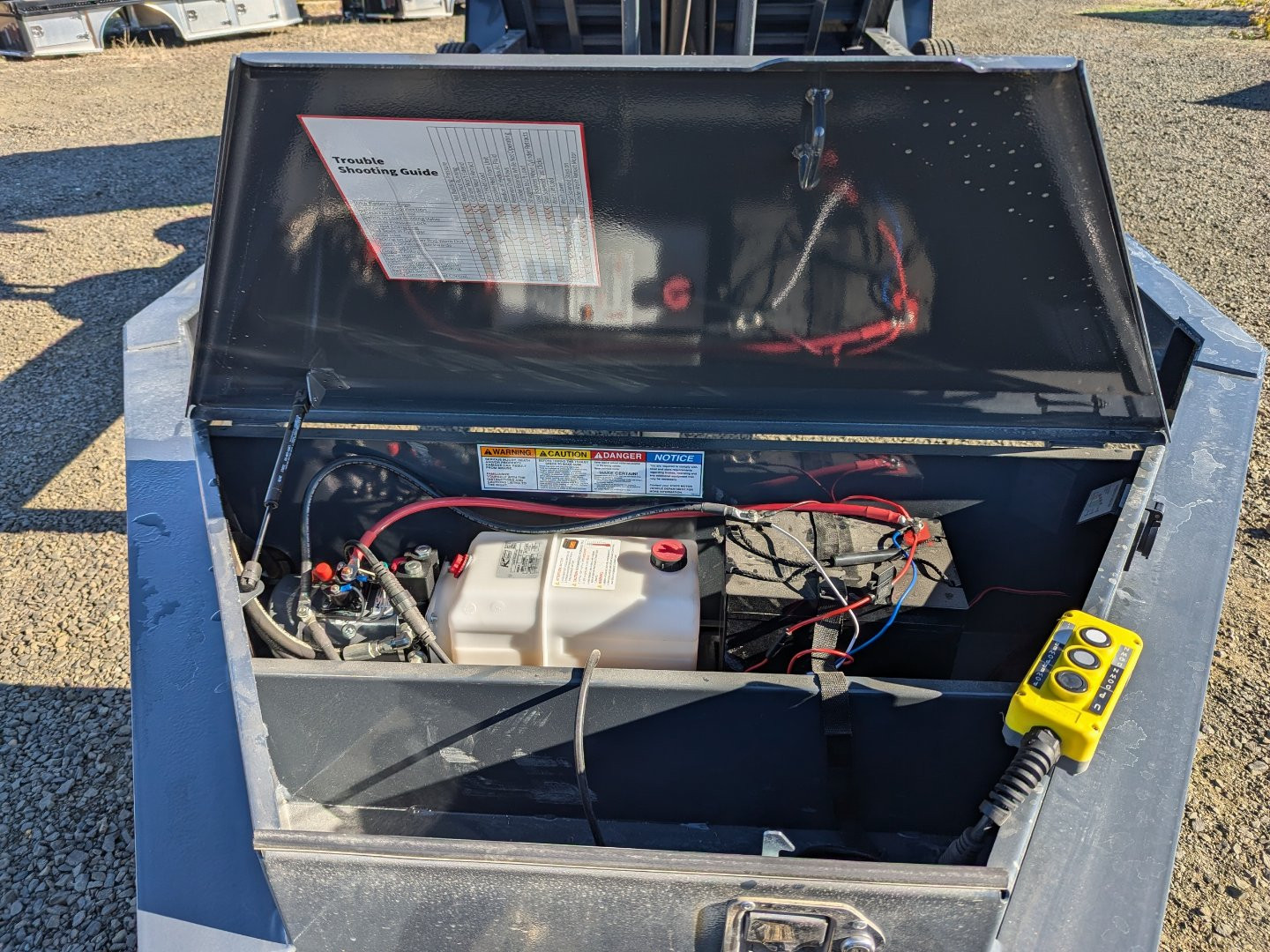 New 2025 Lamar Trailers 83"X16'/21K Dump Trailer 24" SIDES