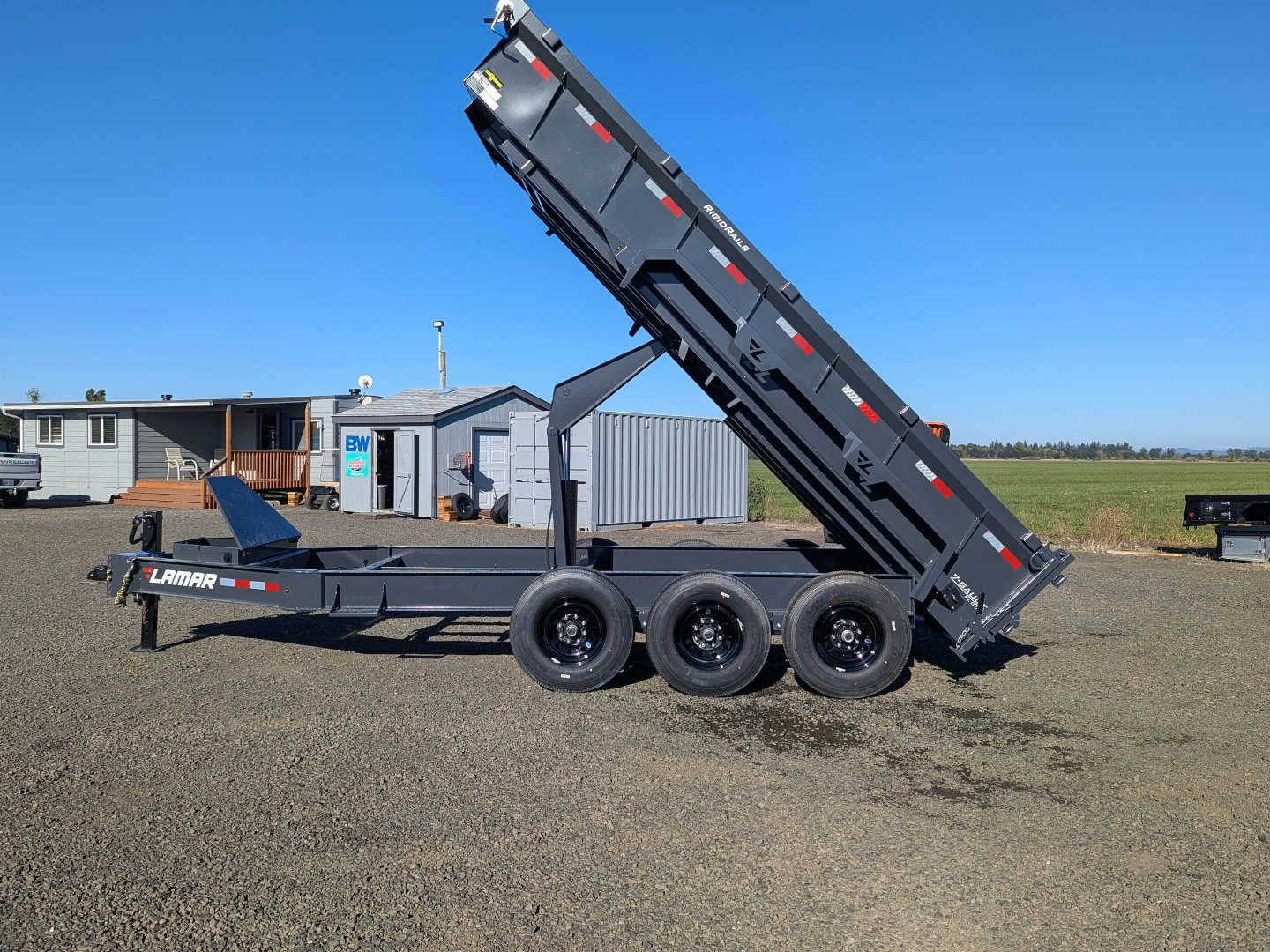 New 2025 Lamar Trailers 83"X16'/21K Dump Trailer 24" SIDES