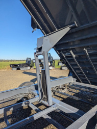 New 2025 Lamar Trailers 83"X16'/21K Dump Trailer 24" SIDES