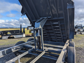 New 2025 Lamar Trailers 83"X14'/14K Dump Trailer 24" SIDES