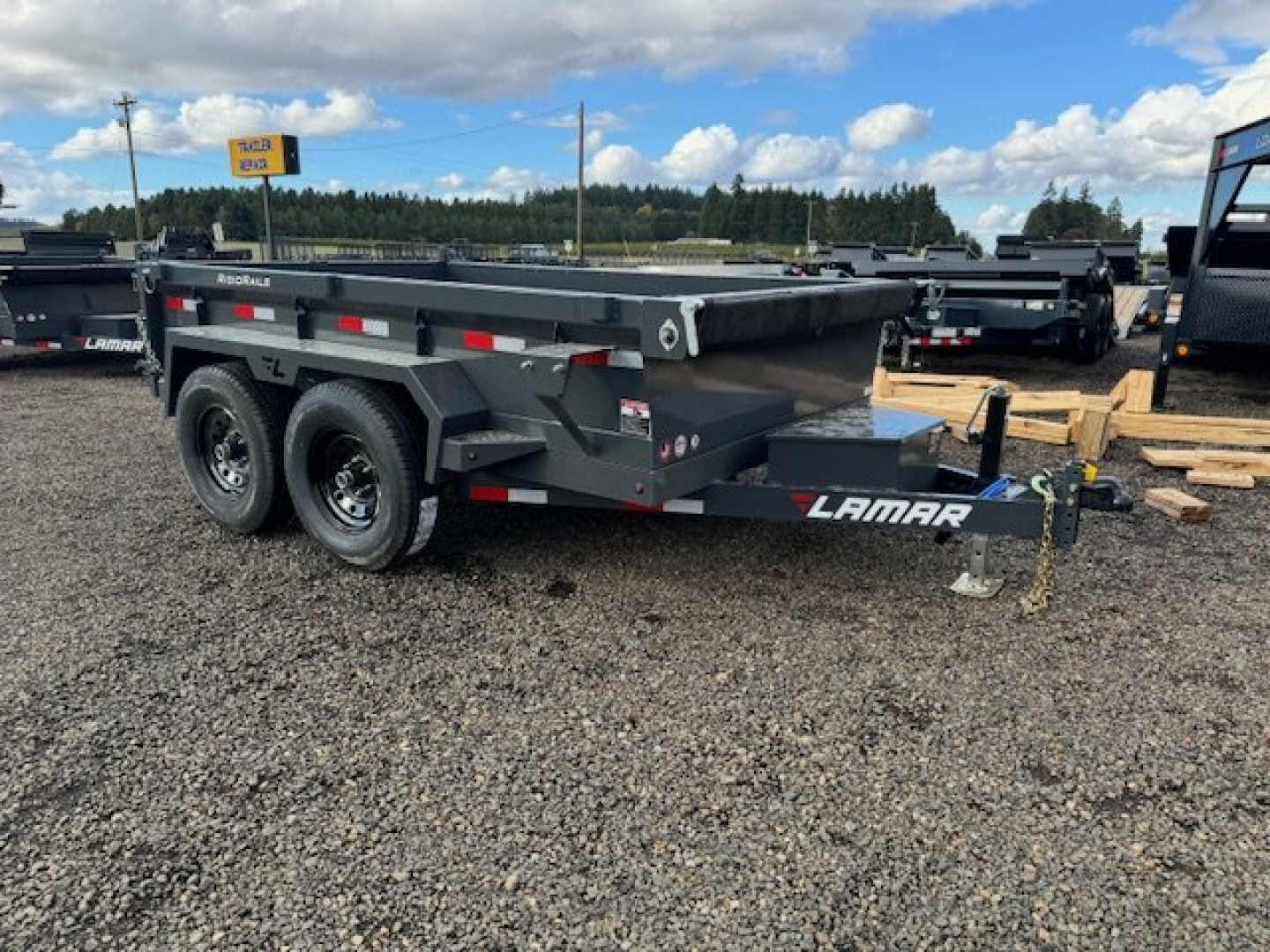 New 2025 Lamar Trailers 77"x10'/10K Dump Trailer 18" SIDES