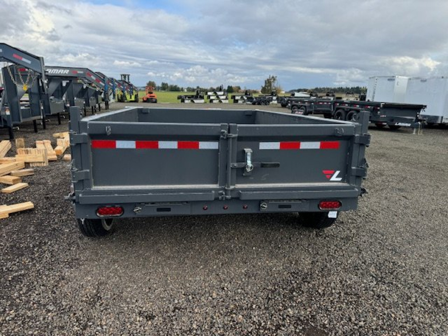New 2025 Lamar Trailers 77"x10'/10K Dump Trailer 18" SIDES
