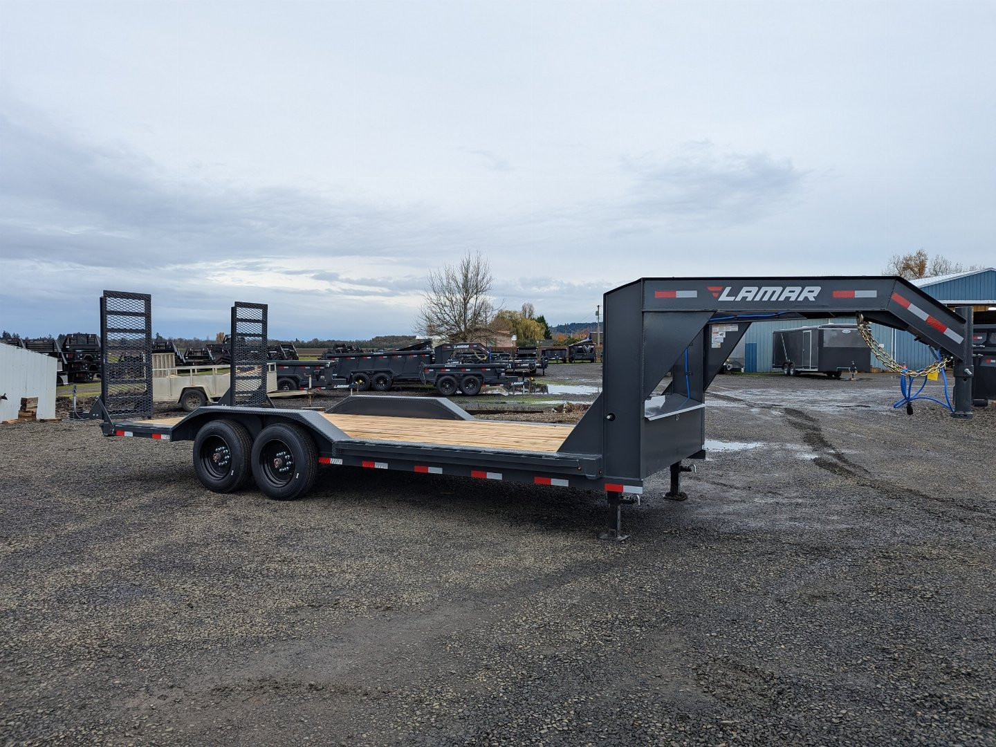 New 2025 LAMAR TRAILERS H6 102x20 16K GOOSENCK