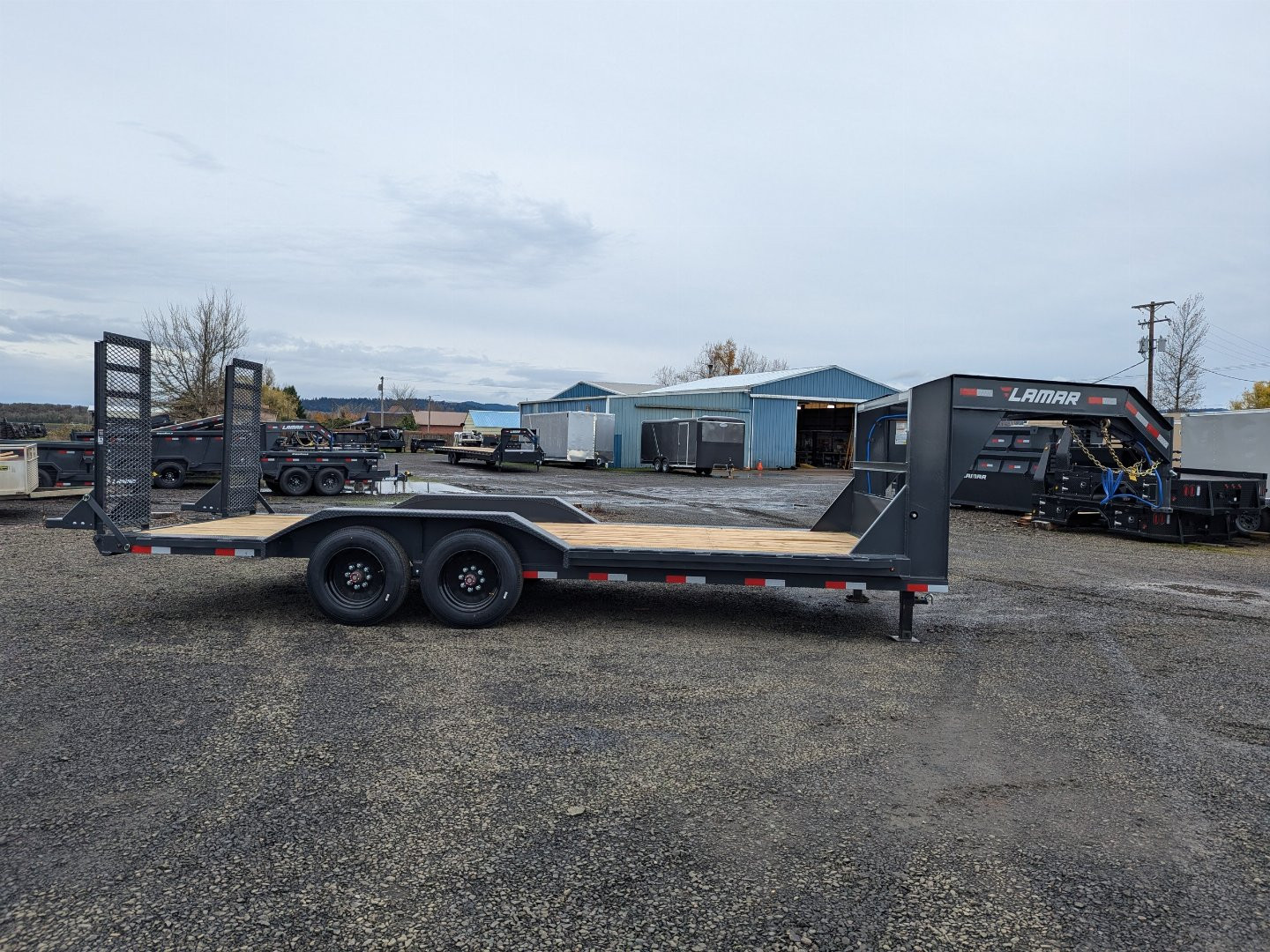 New 2025 LAMAR TRAILERS H6 102x20 16K GOOSENCK