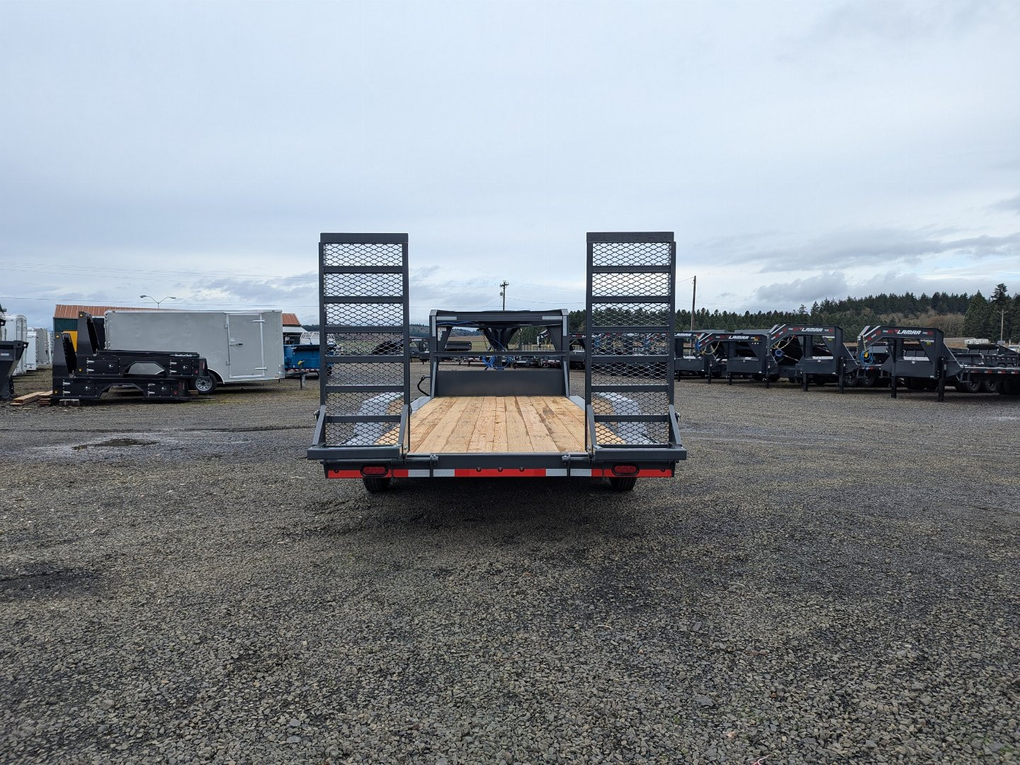 New 2025 LAMAR TRAILERS H6 102x20 16K GOOSENCK
