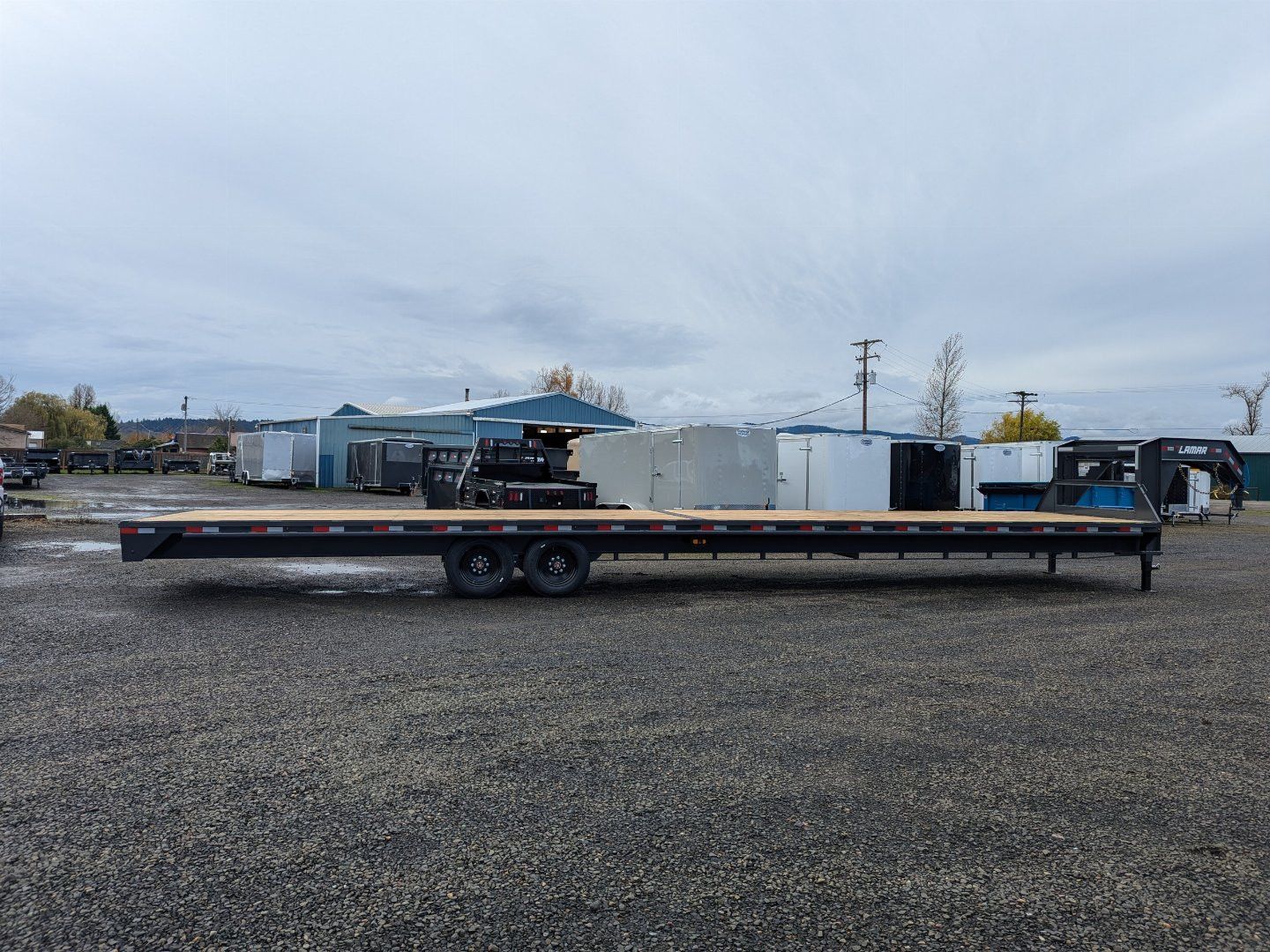New 2025 LAMAR TRAILERS FS 102x40 16K GOOSENECK