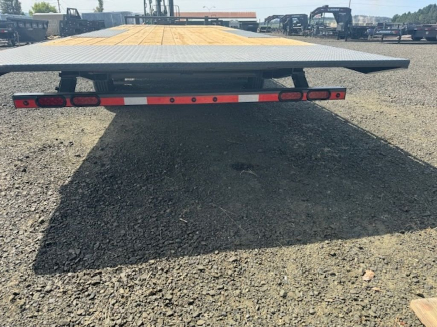 New 2025 Lamar Trailers F8 102" x 24' 16K