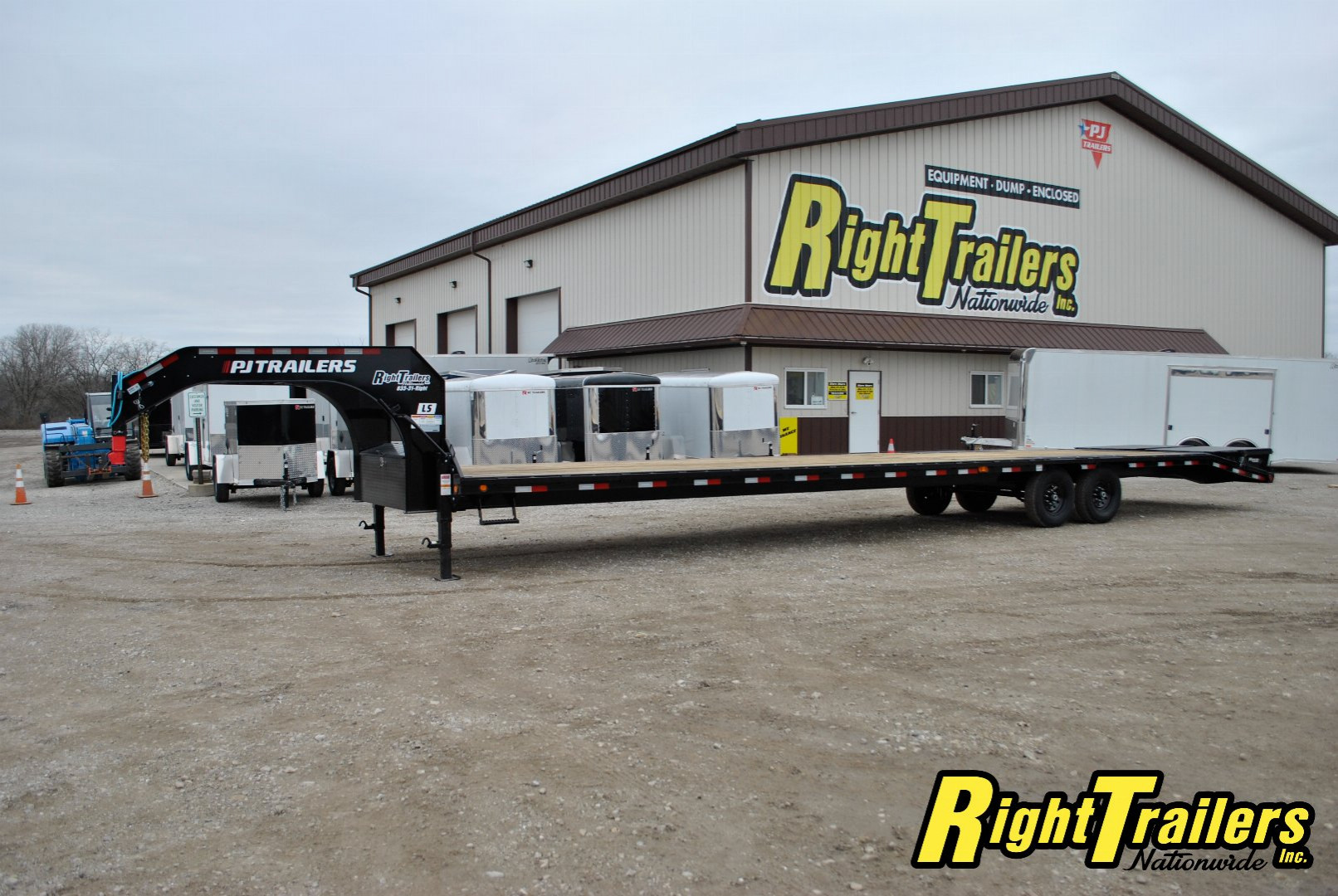 New 2025 8.5x40 PJ Gooseneck Equipment Trailer