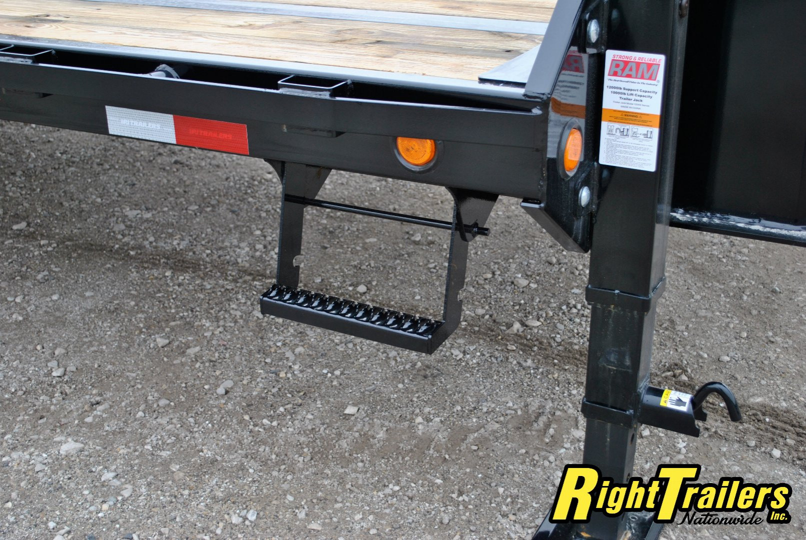 New 2025 8.5x40 PJ Gooseneck Equipment Trailer