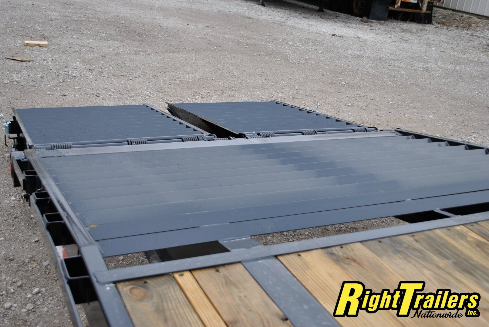 New 2025 8.5x40 PJ Gooseneck Equipment Trailer