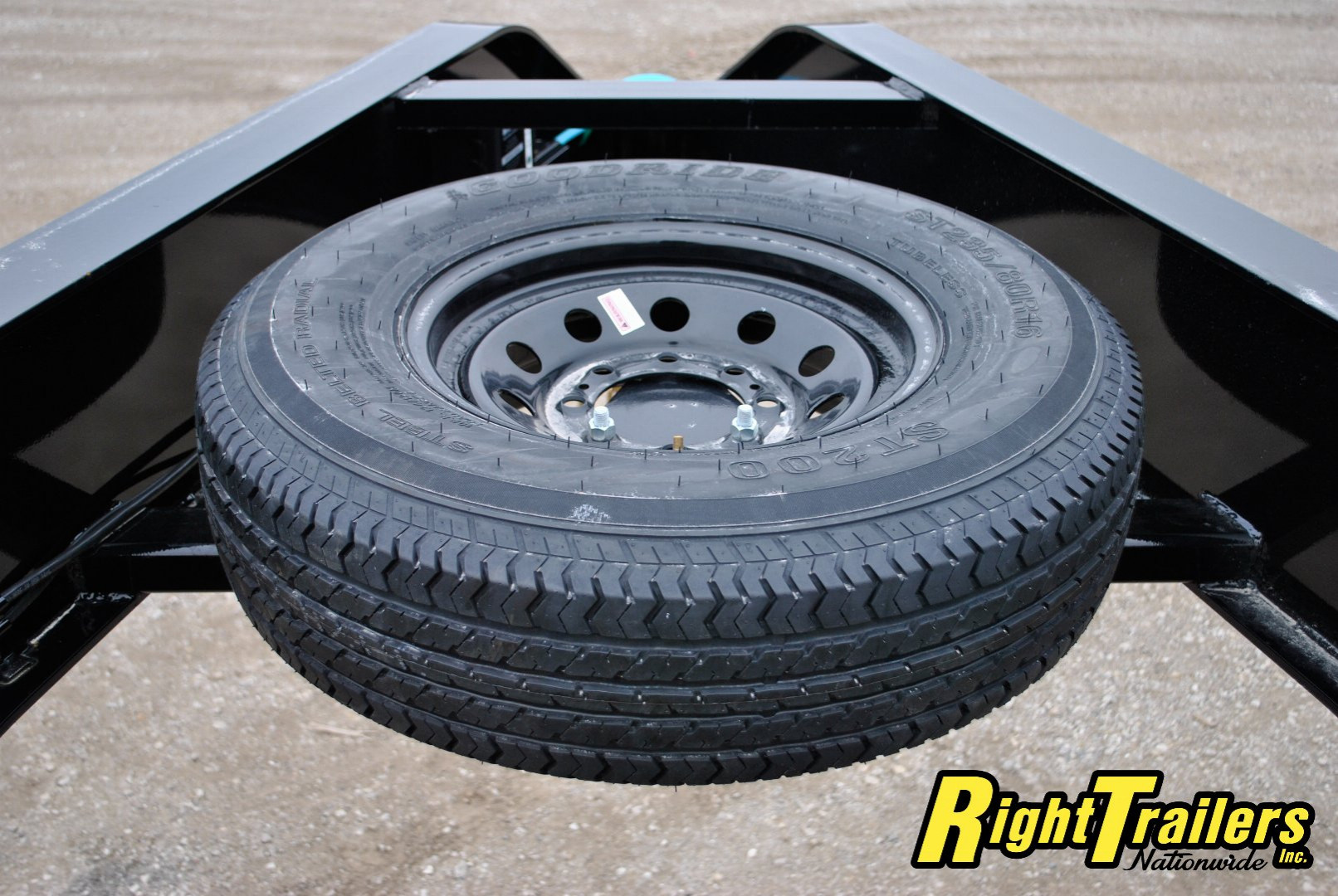 New 2025 8.5x40 PJ Gooseneck Equipment Trailer