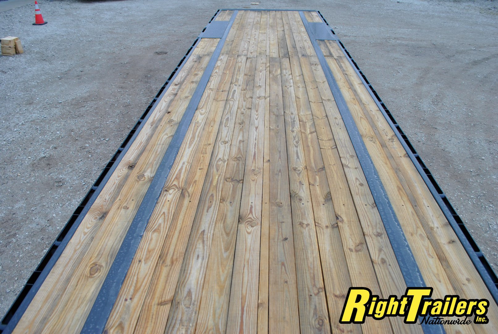 New 2025 8.5x40 PJ Gooseneck Equipment Trailer