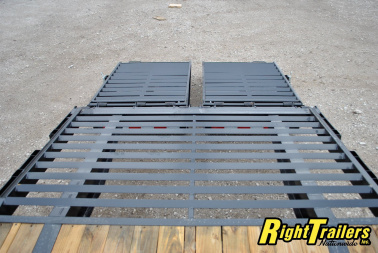 New 2025 8.5x40 PJ Gooseneck Equipment Trailer