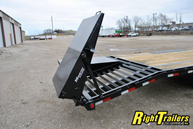 New 2025 8.5x40 PJ Gooseneck Equipment Trailer