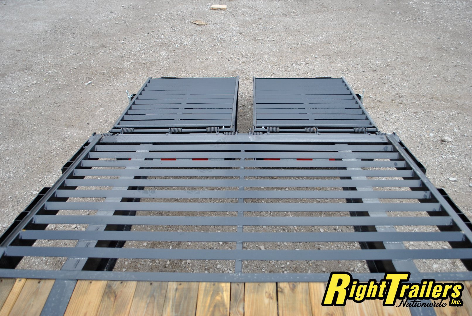 New 2025 8.5x40 PJ Gooseneck Equipment Trailer