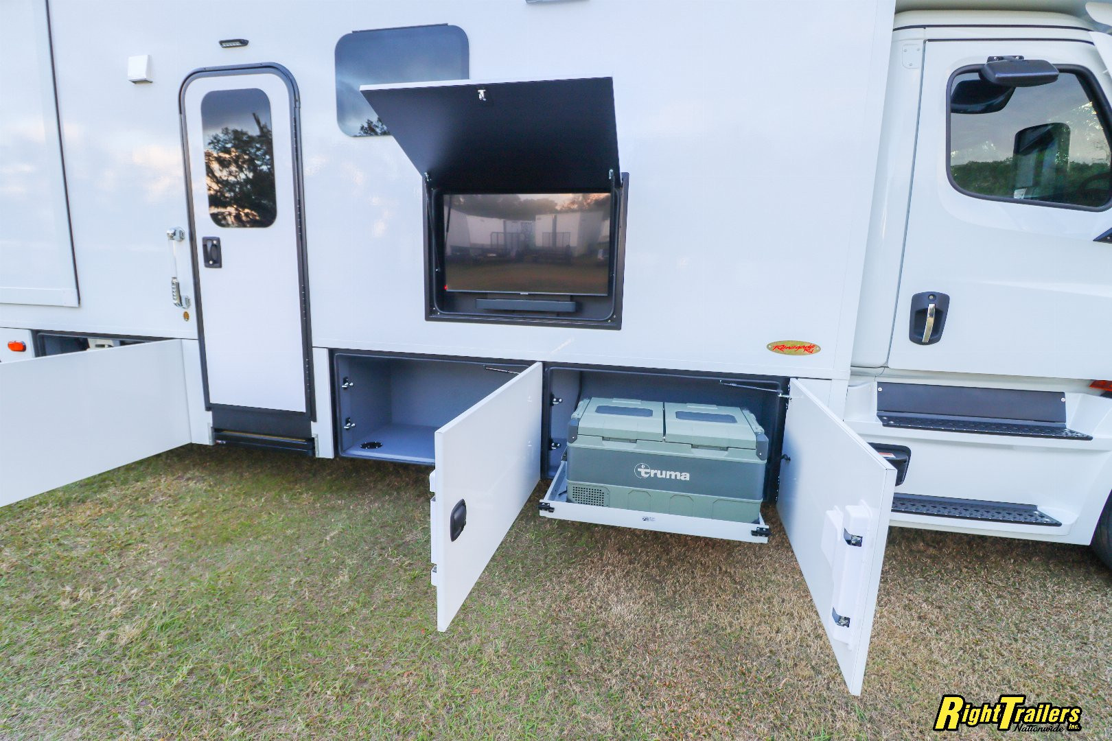 New 2026 Renegade RV Classic 45CBF with 2 Baths