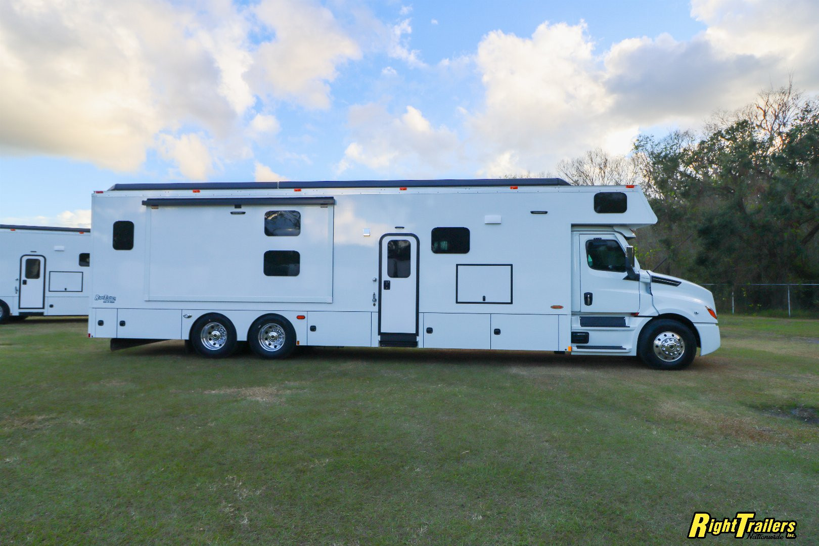 New 2026 Renegade RV Classic 45CBF with 2 Baths
